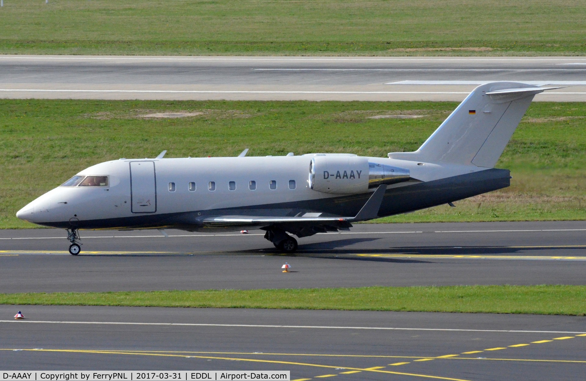 D-AAAY, 2004 Bombardier Challenger 604 (CL-600-2B16) C/N 5602, Air Independence Challenger 604 arrived in DUS