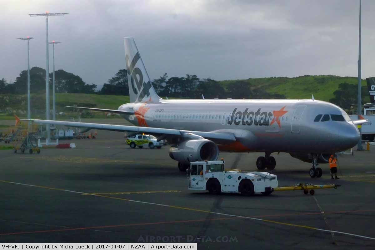 VH-VFJ, 2012 Airbus A320-232 C/N 5311, At Auckland