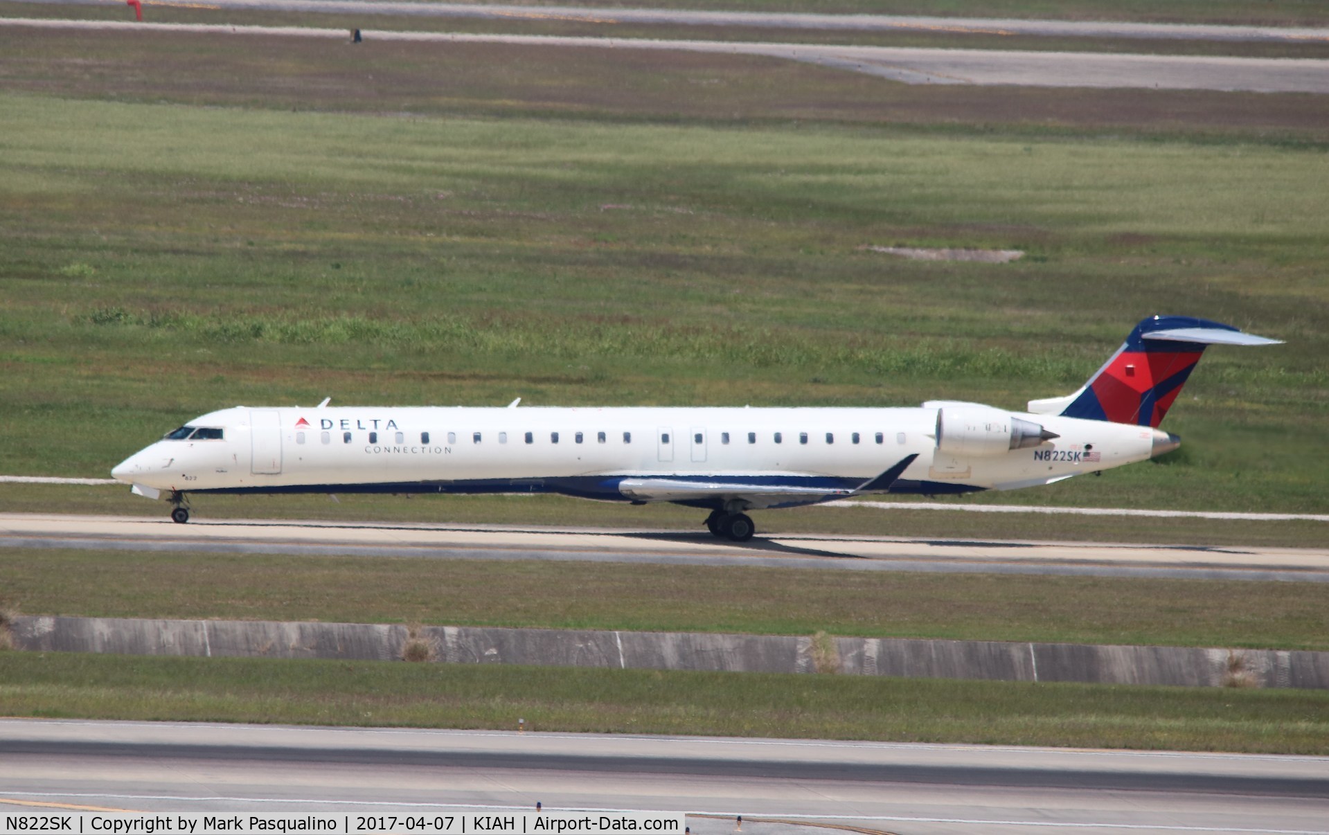 N822SK, 2008 Bombardier CRJ-900ER (CL-600-2D24) C/N 15203, CL600-2D24