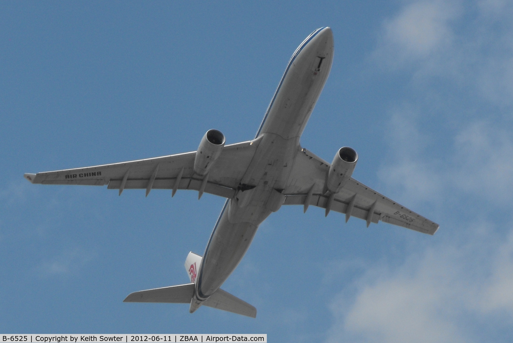 B-6525, 2011 Airbus A330-343X C/N 1199, On climbout