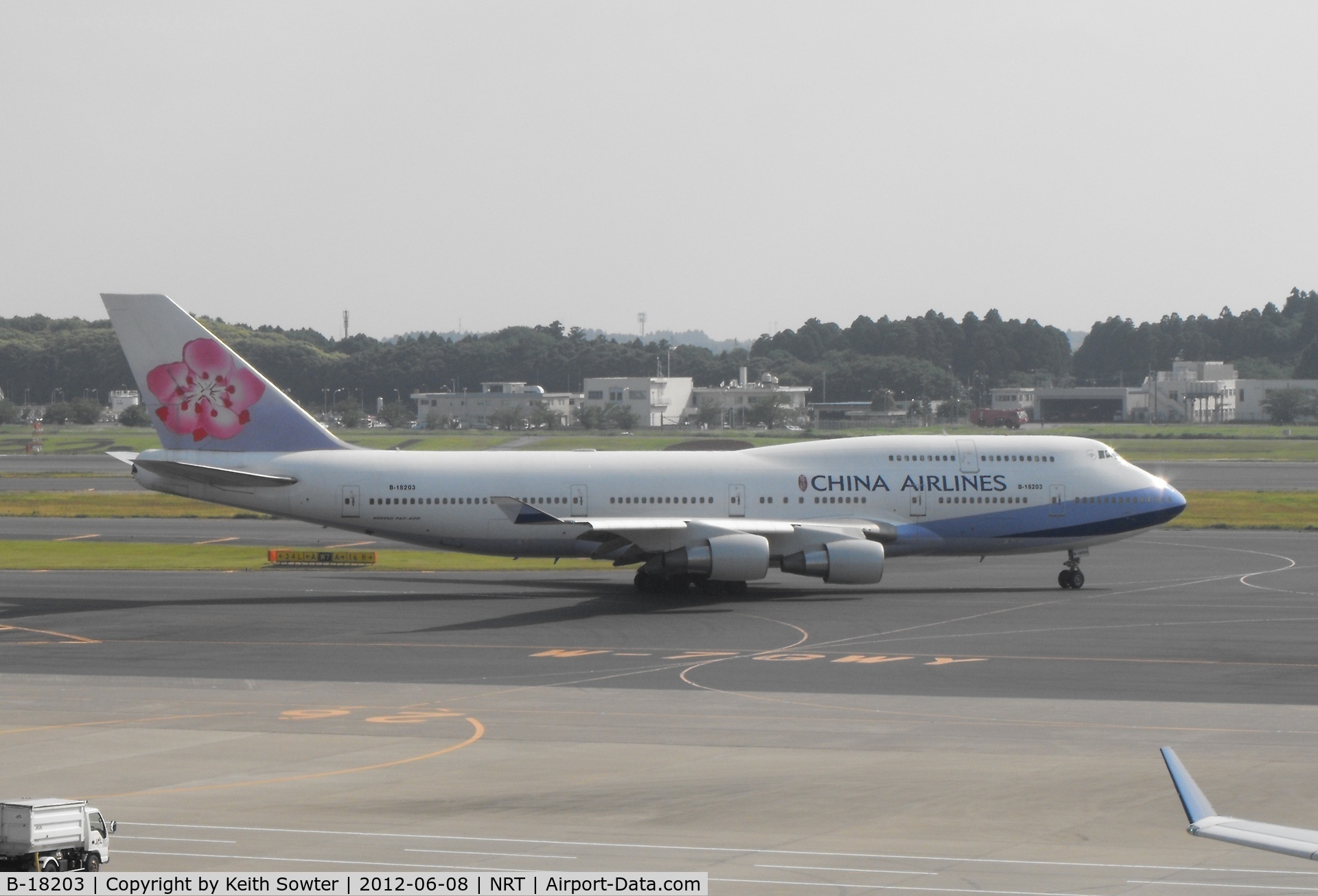 B-18203, Boeing 747-409 C/N 28711, Taxying for departure