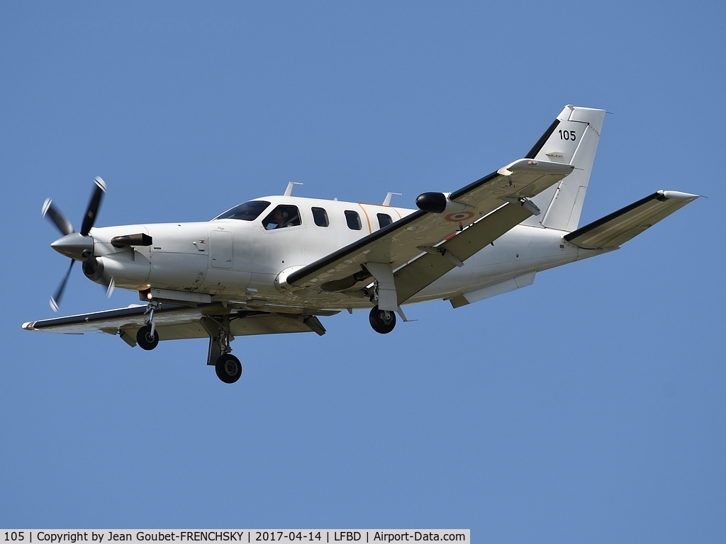 105, Embraer EMB-121AA Xingu C/N 121105, COTAM landing runway 23