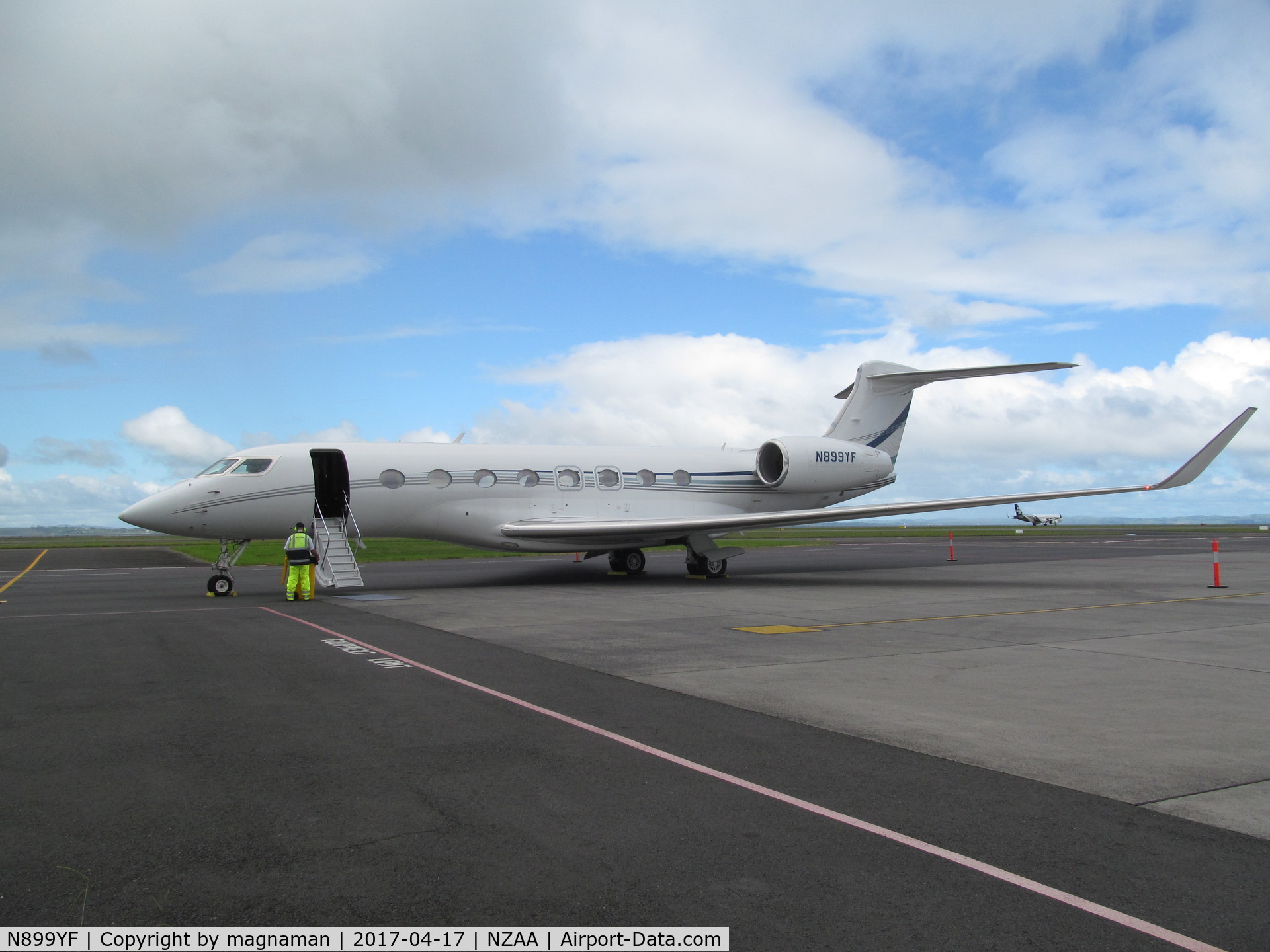 N899YF, 2015 Gulfstream Aerospace G650 (G-VI) C/N 6127, just arrived at AKL having come from Oz and routed all way up coast from queenstown area.