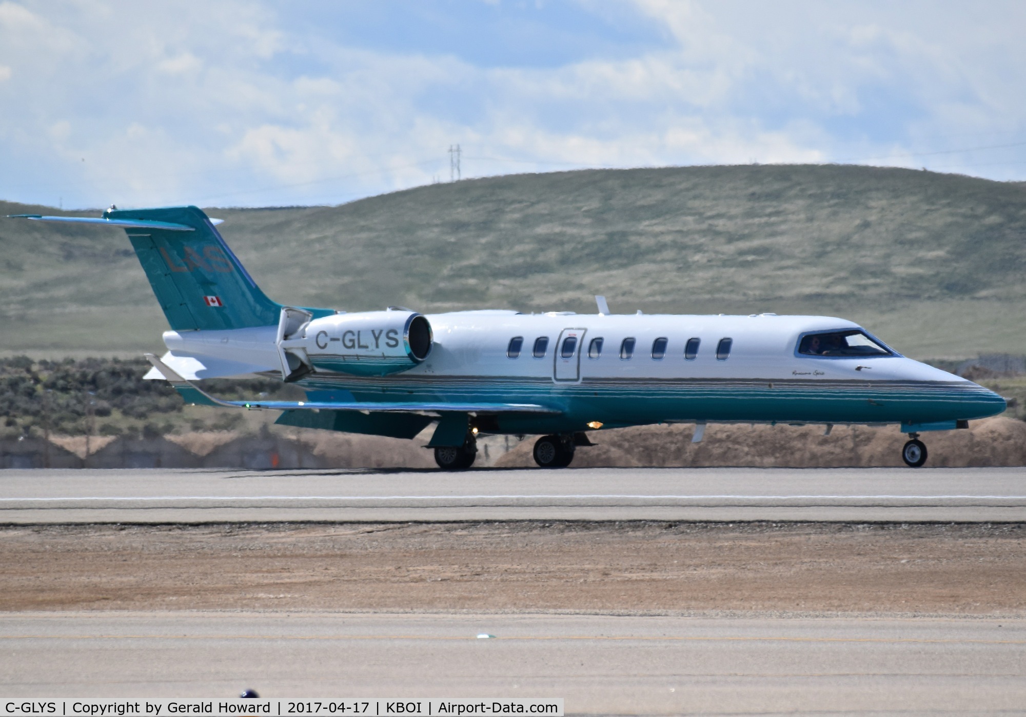 C-GLYS, 2013 Learjet 45 C/N 45-465, Landing on RWY 28R.
