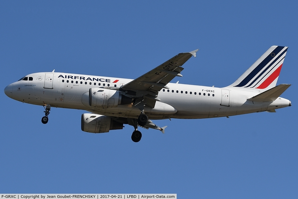 F-GRXC, 2002 Airbus A319-111 C/N 1677, A54126 landing runway 05