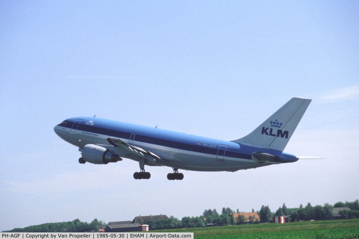 PH-AGF, 1984 Airbus A310-203 C/N 297, KLM Airbus A310-203 taking off from Schiphol airport, the Netherlands, 1985