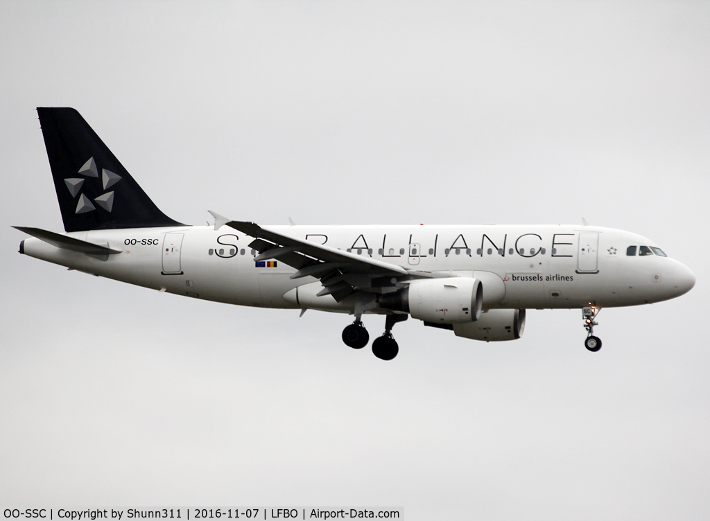 OO-SSC, 1999 Airbus A319-112 C/N 1086, Landing rwy 32R in Star Alliance c/s