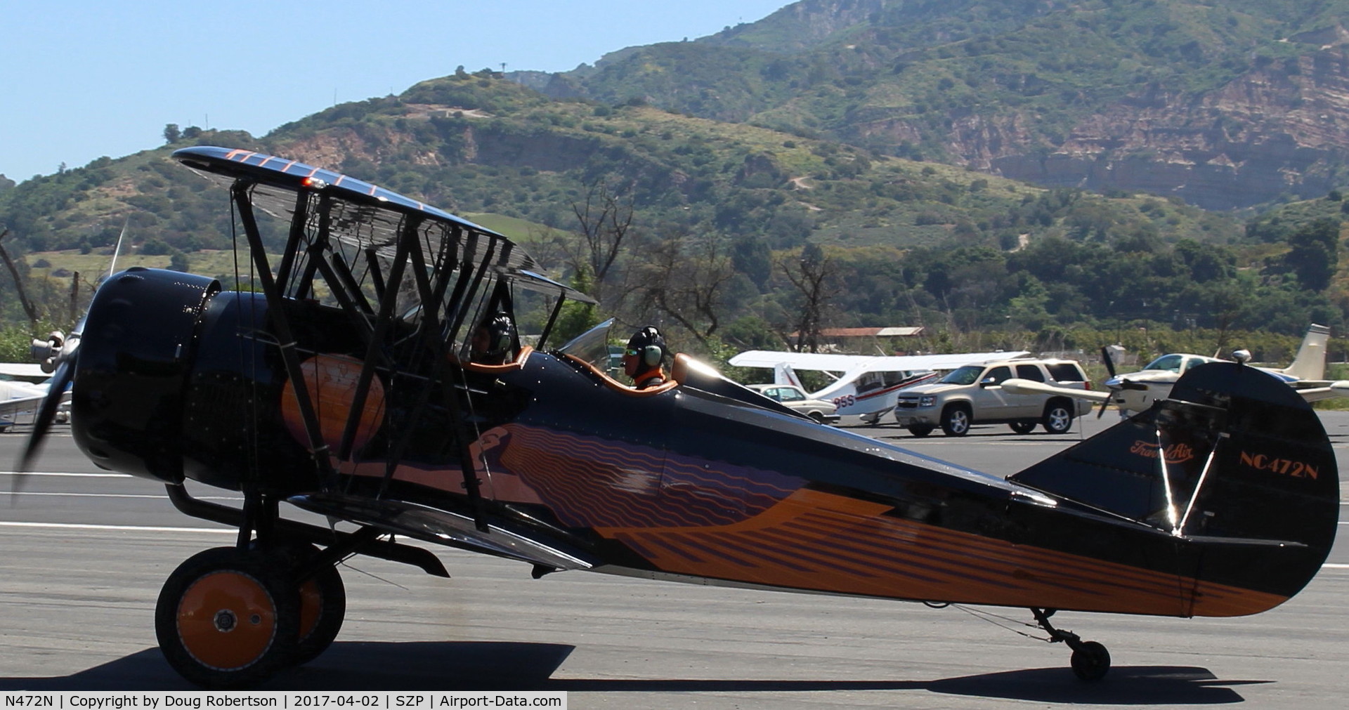 N472N, 1929 Travel Air D-4-D C/N 1362, 1929 Travel Air D-4-D, Lycoming R680E3B 260 Hp radial, 9 cylinder, taxi off the active