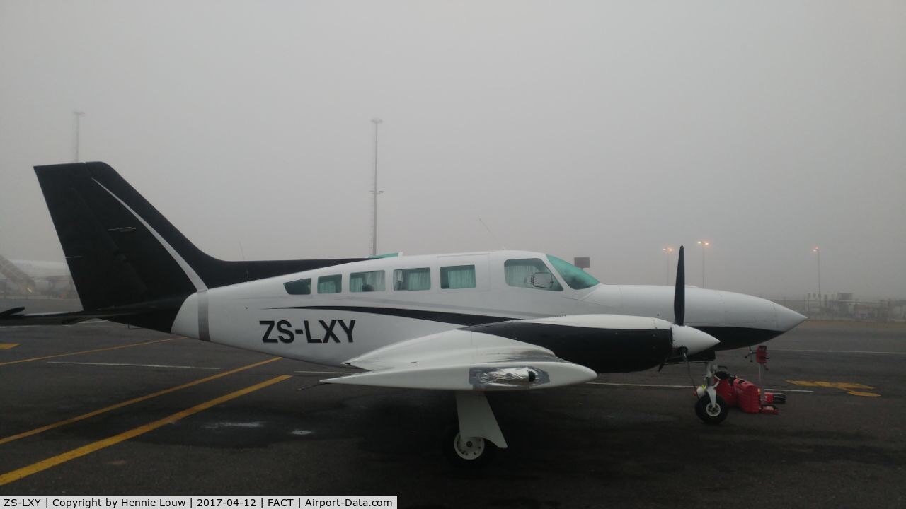 ZS-LXY, Cessna 402C C/N 402C-0453, Ready for IFR flight to DeAar