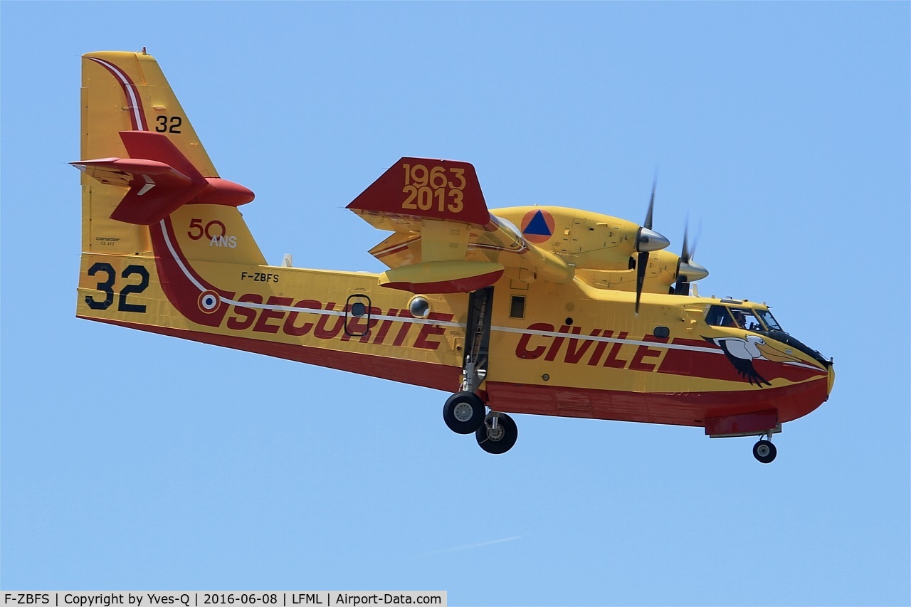 F-ZBFS, Canadair CL-215-6B11 CL-415 C/N 2001, Canadair CL-415, Short approach Rwy 31R, Marseille-Provence Airport (LFML-MRS)