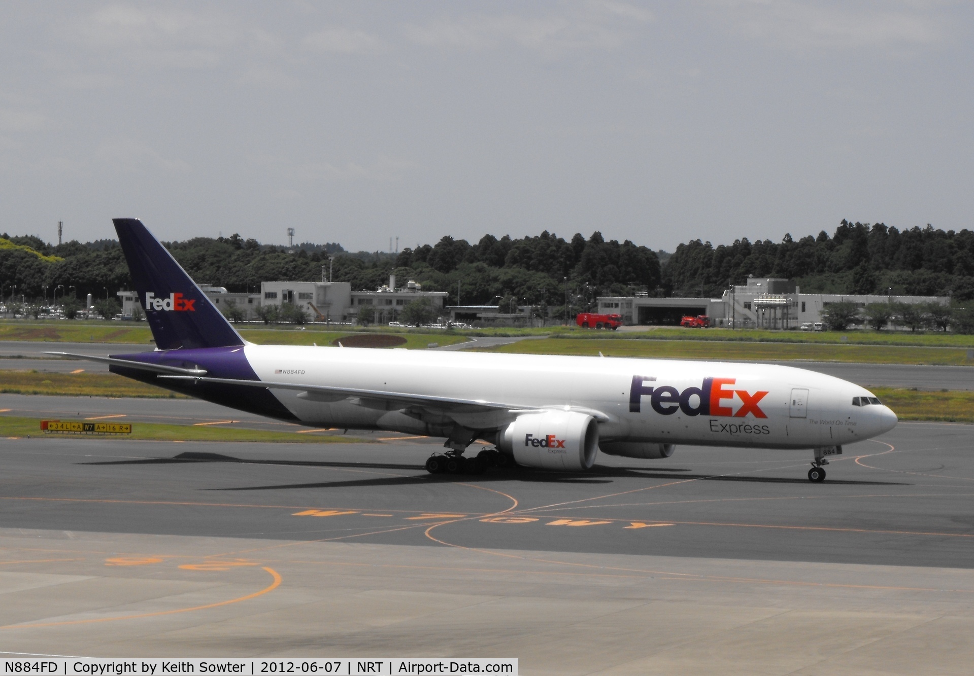N884FD, 2010 Boeing 777-FS2 C/N 37137, Taxying for departure