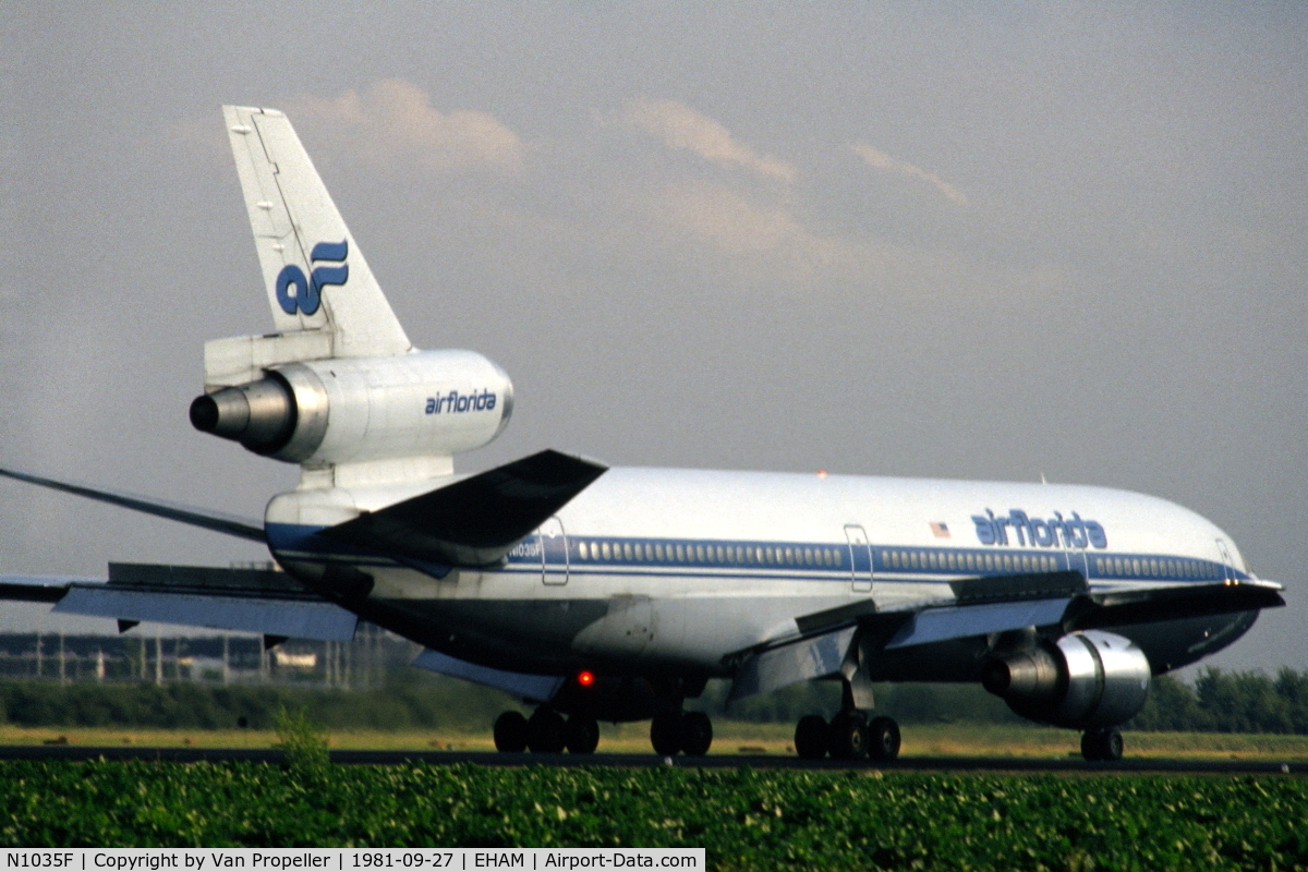 N1035F, 1978 McDonnell Douglas MD-10-30F C/N 46992, Air Florida DC-10-30CF landing at Schiphol airport, the Netherlands, 1981. This DC-10 was leased from Seaboard World Airlines