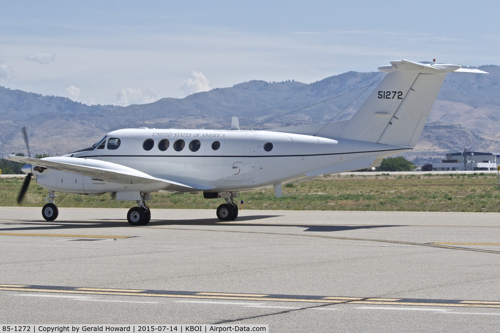 85-1272, 1985 Beech C-12F Huron C/N BP-063, On Juliet awaiting clearance for RWY 10R.