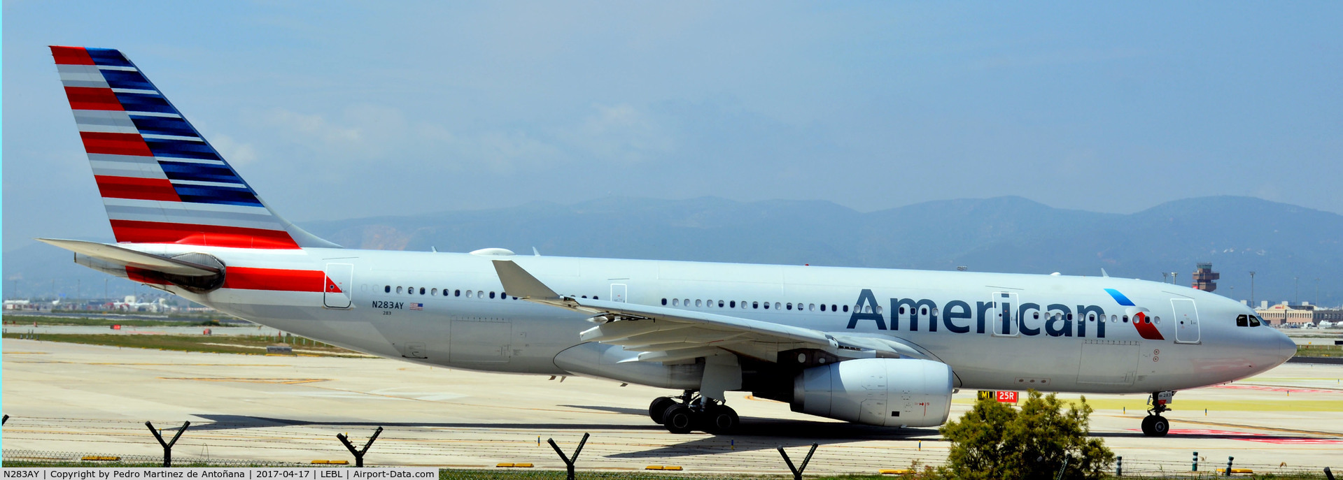 N283AY, 2009 Airbus A330-243 C/N 1076, El Prat  -  Barcelona  -  España