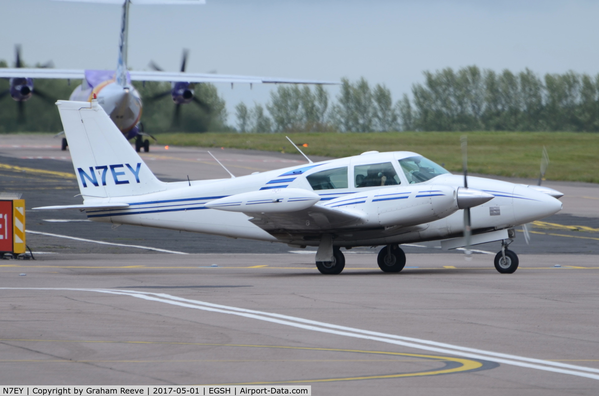 N7EY, 1964 Piper PA-30-160 Twin Comanche Twin Comanche C/N 30-571, Departing from Norwich.