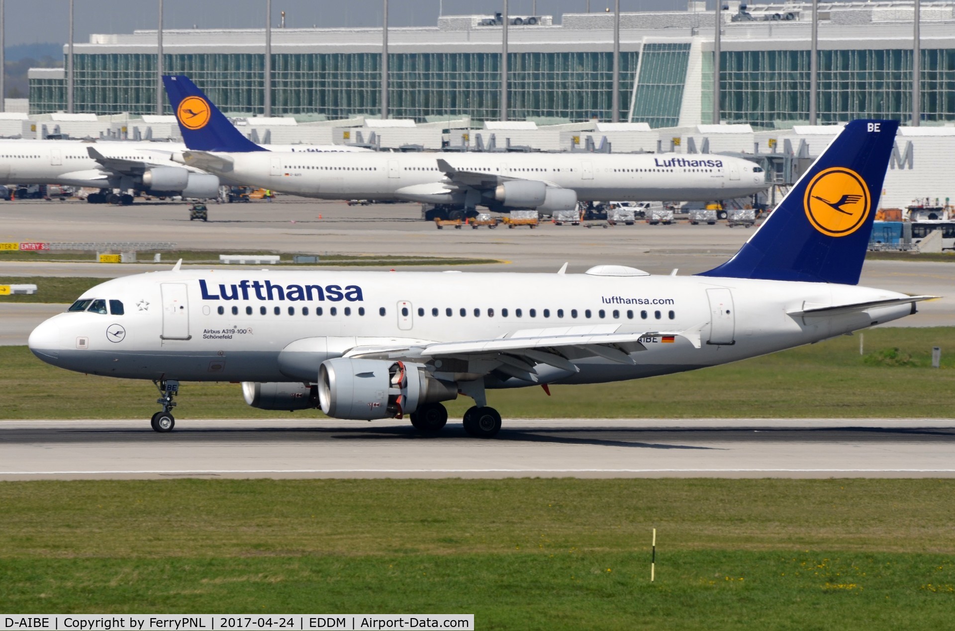 D-AIBE, 2010 Airbus A319-112 C/N 4511, Lufthansa A319 landing