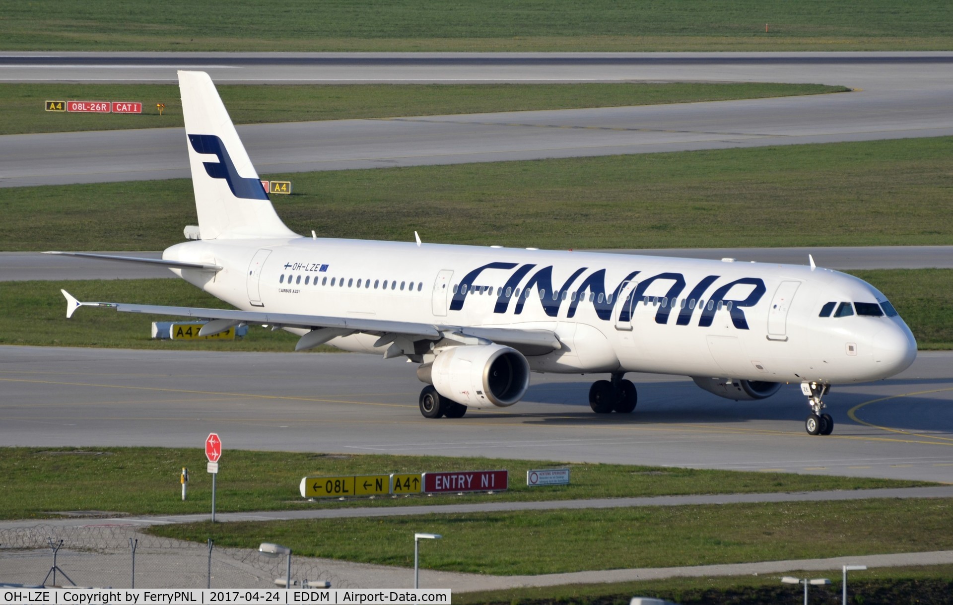 OH-LZE, 2003 Airbus A321-211 C/N 1978, Finnair A321 arriving