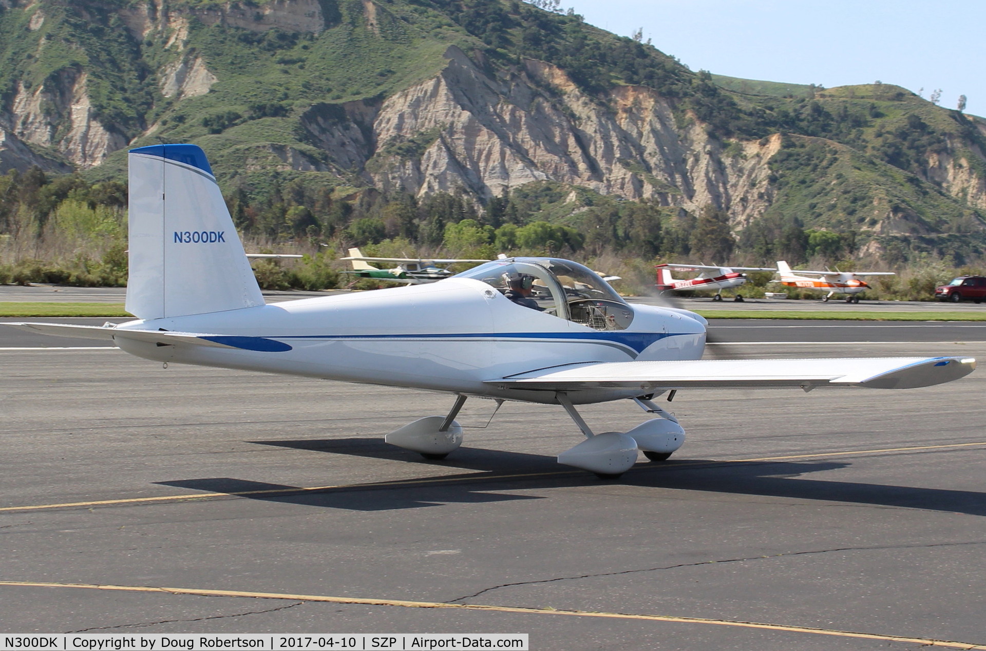 N300DK, 2012 Vans RV-12 C/N 120343, 2012 Kennedy VAN's RV-12A, Rotax 912ULS 100 Hp, E-LSA registration, taxi to Rwy 04