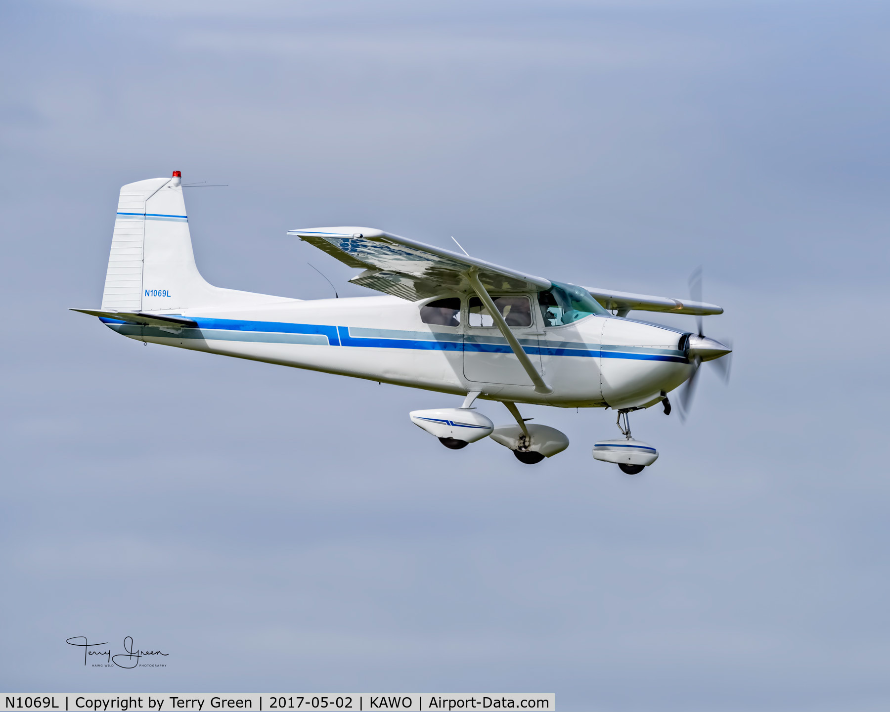 N1069L, 1956 Cessna 182 Skylane C/N 33633, KAWO