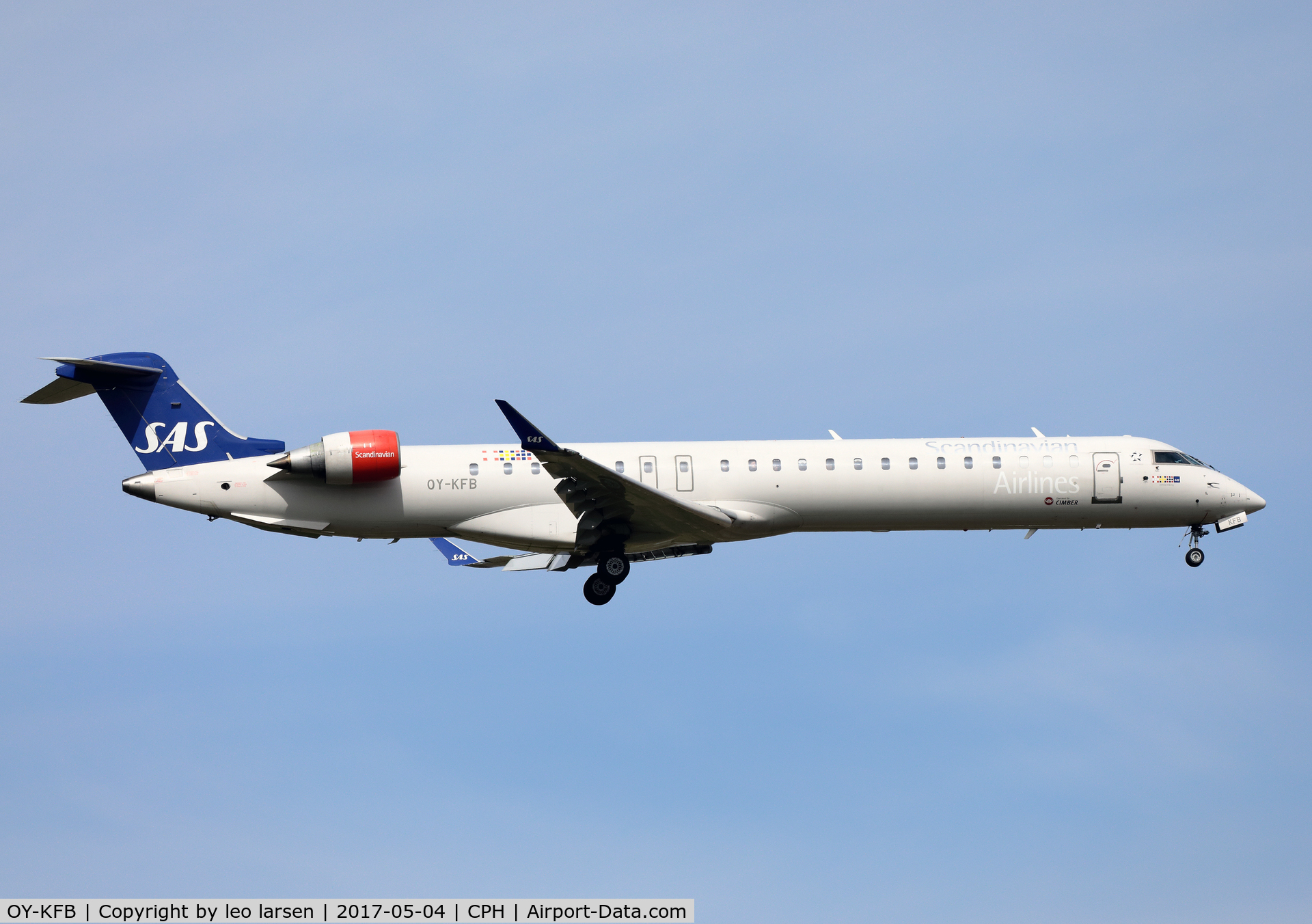 OY-KFB, 2008 Bombardier CRJ-900 (CL-600-2D24) C/N 15211, Copenhagen 4.5.2017 on final to R-04L