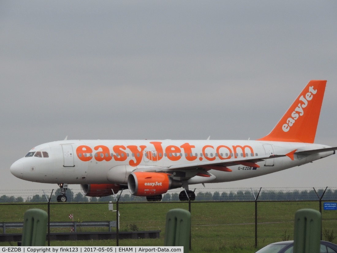 G-EZDB, 2008 Airbus A319-111 C/N 3411, EASYJET TAXING TO 36C