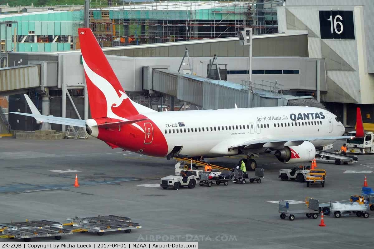ZK-ZQB, 2009 Boeing 737-838 C/N 34201, At Auckland
