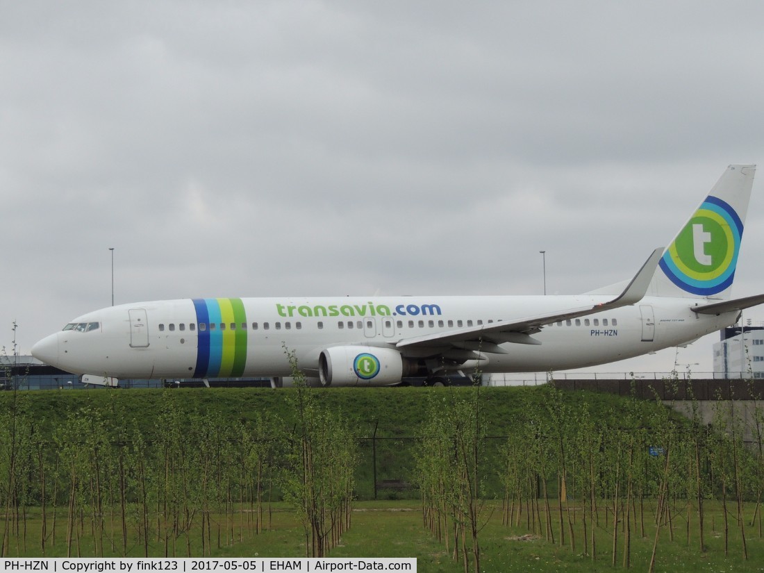 PH-HZN, 2004 Boeing 737-8K2 C/N 32943, TRANSAVIA OVER QUEBEC