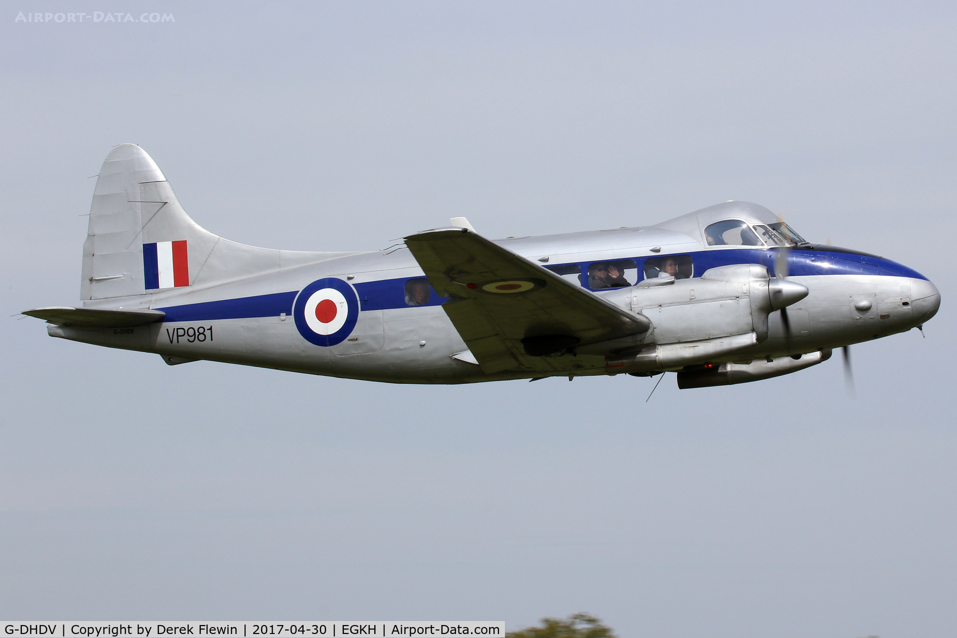 G-DHDV, De Havilland DH-104 Devon C.2 C/N 04205, Devon C.2, Headcorn Based, previously VP981 RAF Transport Command, low fly by.