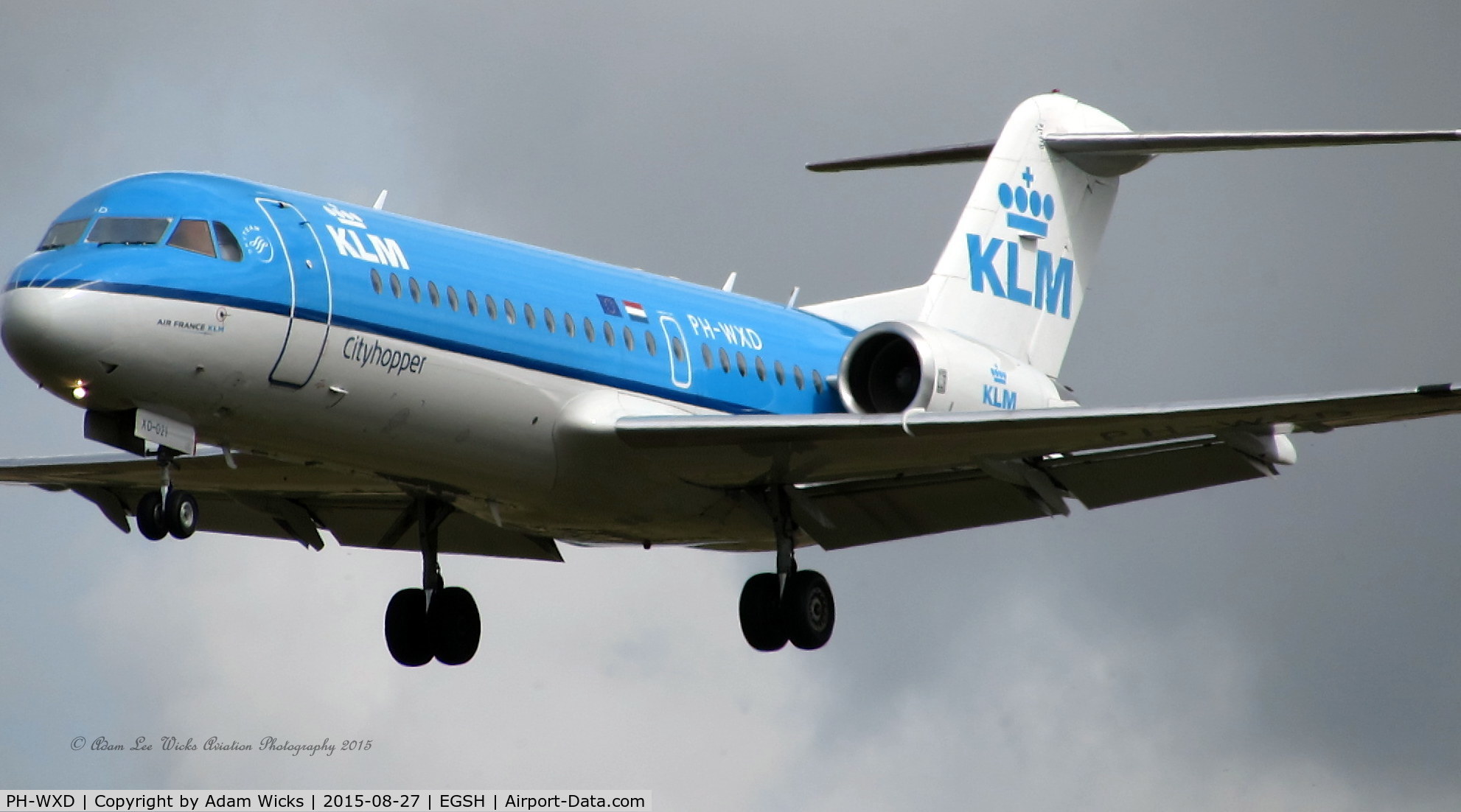 PH-WXD, 1995 Fokker 70 (F-28-0070) C/N 11563, KLM Fokker 70 Approach to Runway 27 R
