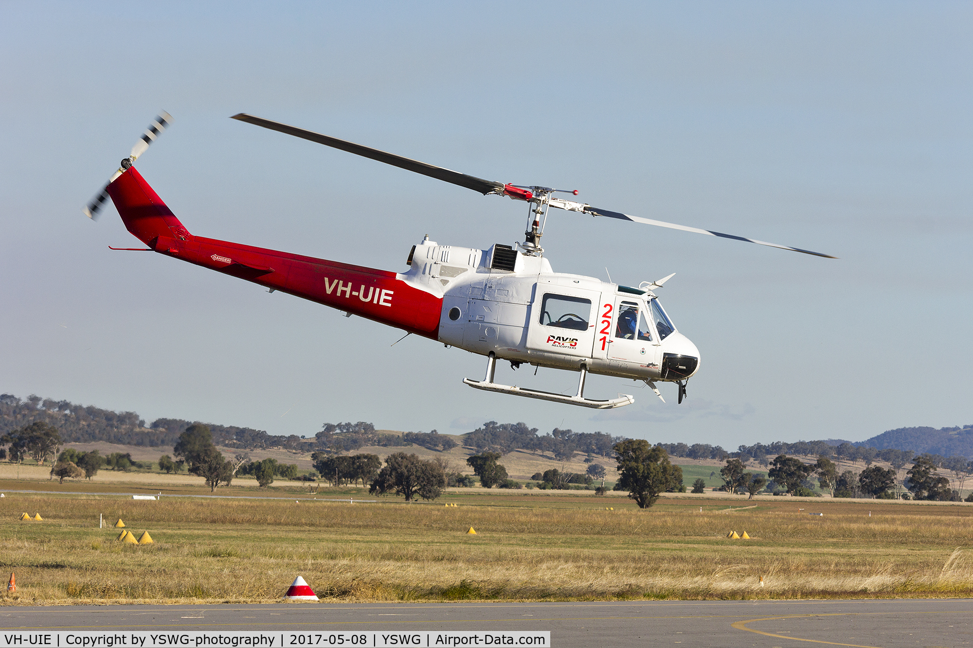 VH-UIE, 1967 Bell UH-1E Iroquois C/N 6199, Pay's Helicopters (VH-UIE) Bell UH-1E Iroquois at Wagga Wagga Airport