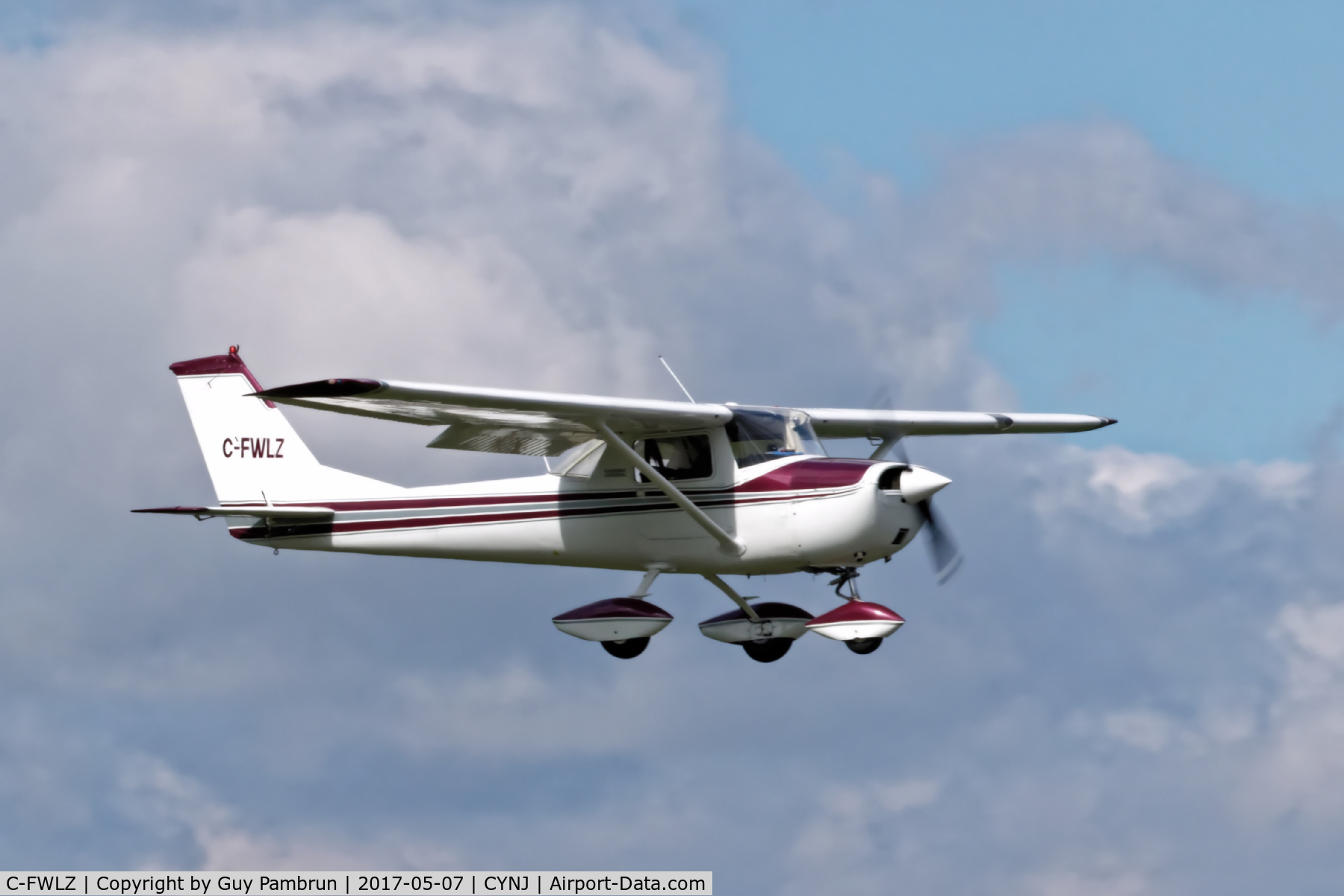 C-FWLZ, 1967 Cessna 150H C/N 15067930, Landing