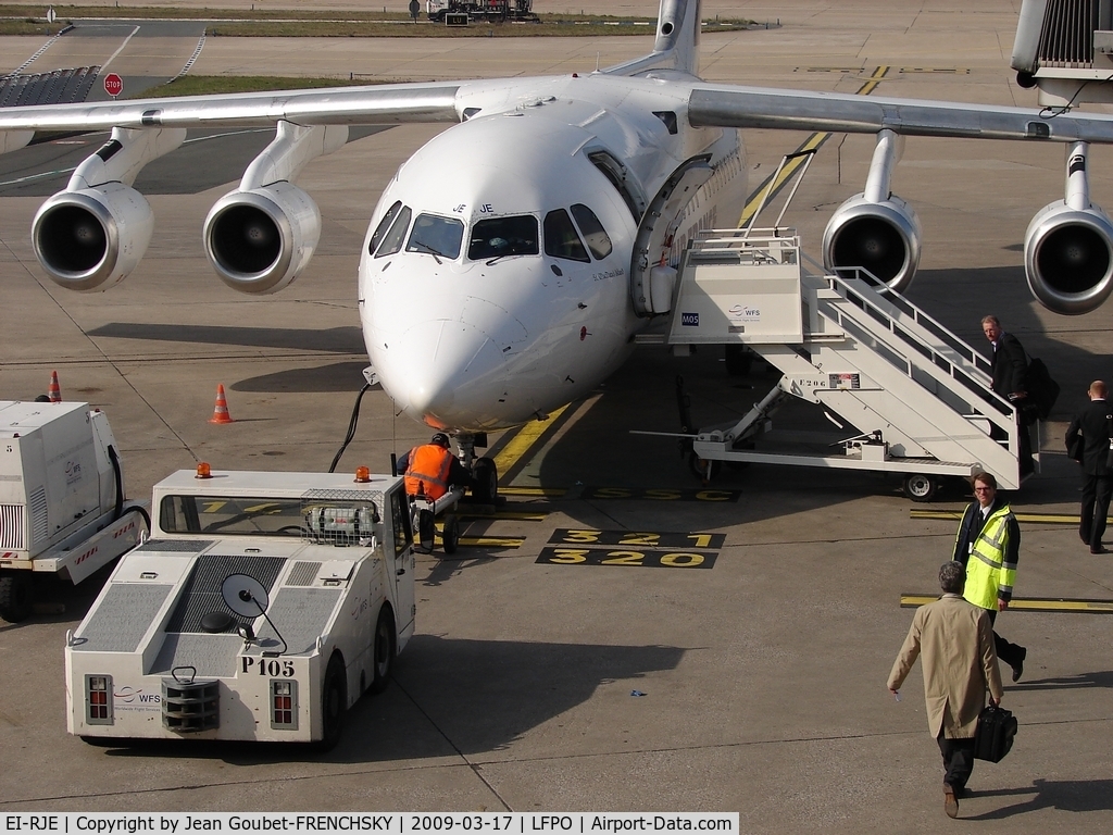 EI-RJE, 1998 BAE Systems Avro 146-RJ85 C/N E.2335, CityJet departure to London city airport
