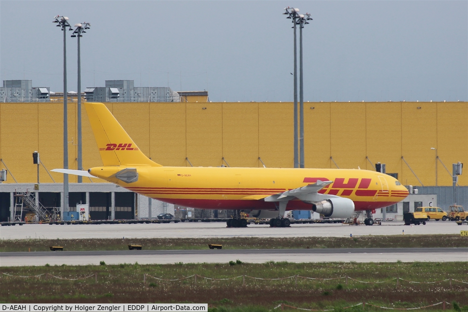 D-AEAH, 1998 Airbus A300B4-622R(F) C/N 783, Lonely freighter in yellow environment....