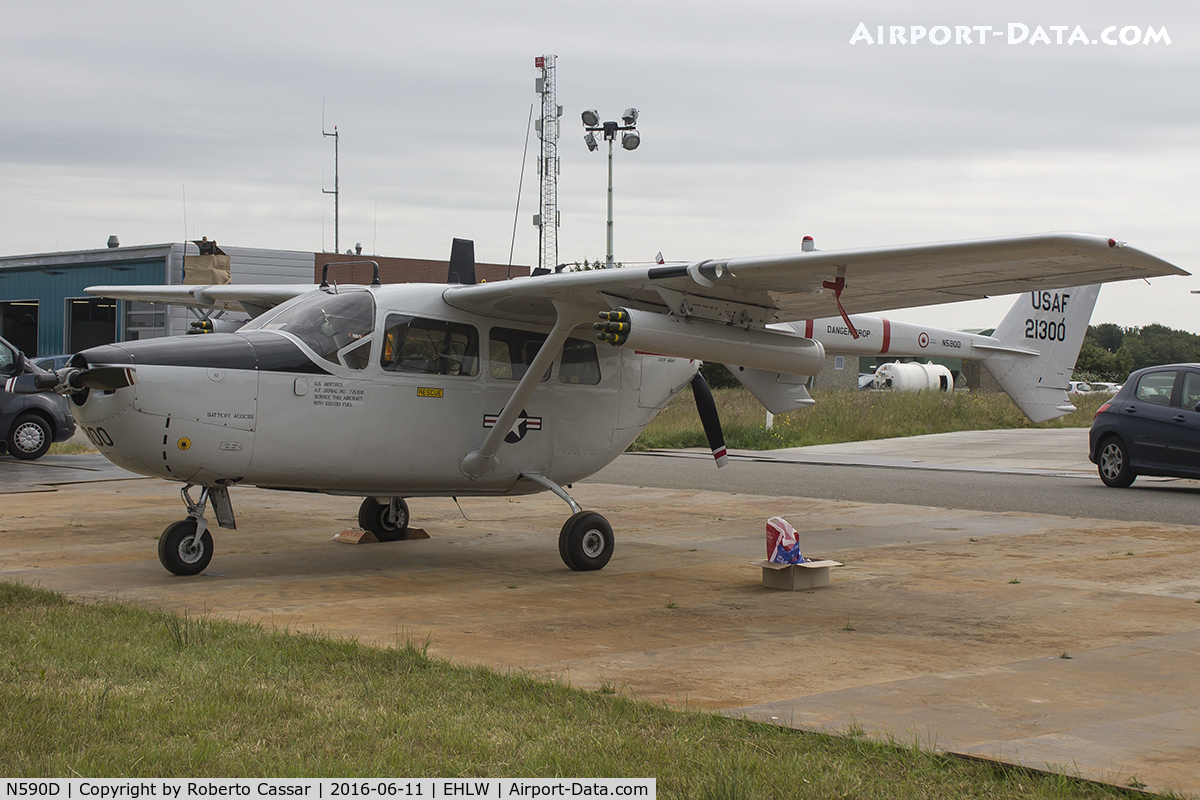 N590D, 1967 Cessna O-2A Super Skymaster C/N 337M-0006, Luchtmahdagen 2016
