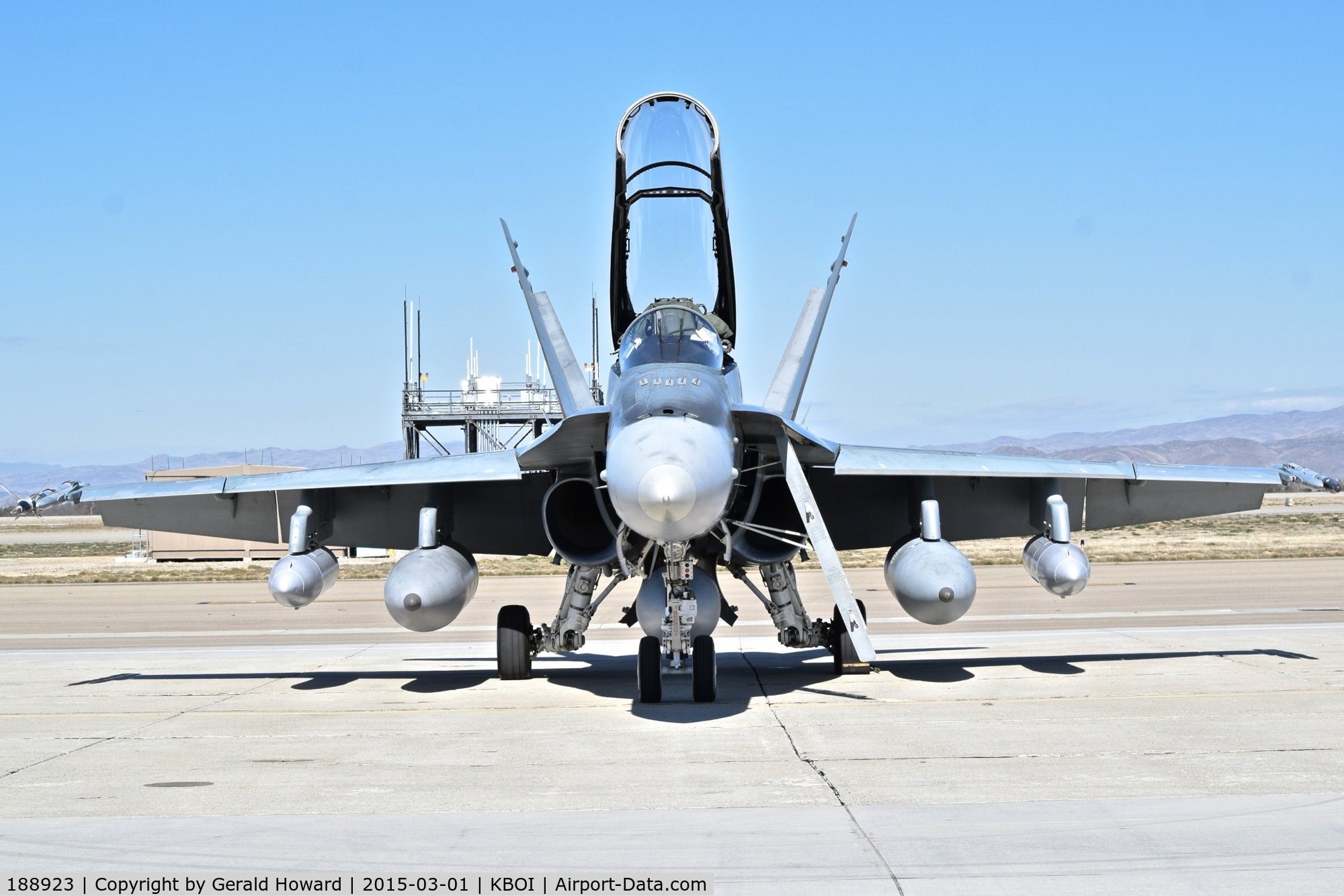 188923, 1986 McDonnell Douglas CF-188B Hornet C/N 0445/B080, Parked on the south GA ramp. 410 Sq., Cold lake, Alberta, Canada.