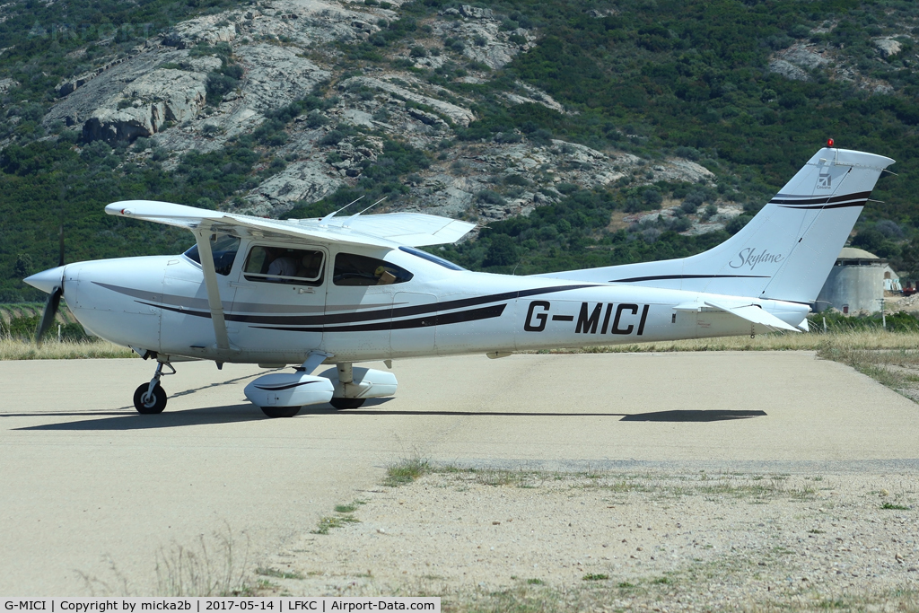 G-MICI, 1999 Cessna 182S Skylane C/N 182-80546, Taxiing