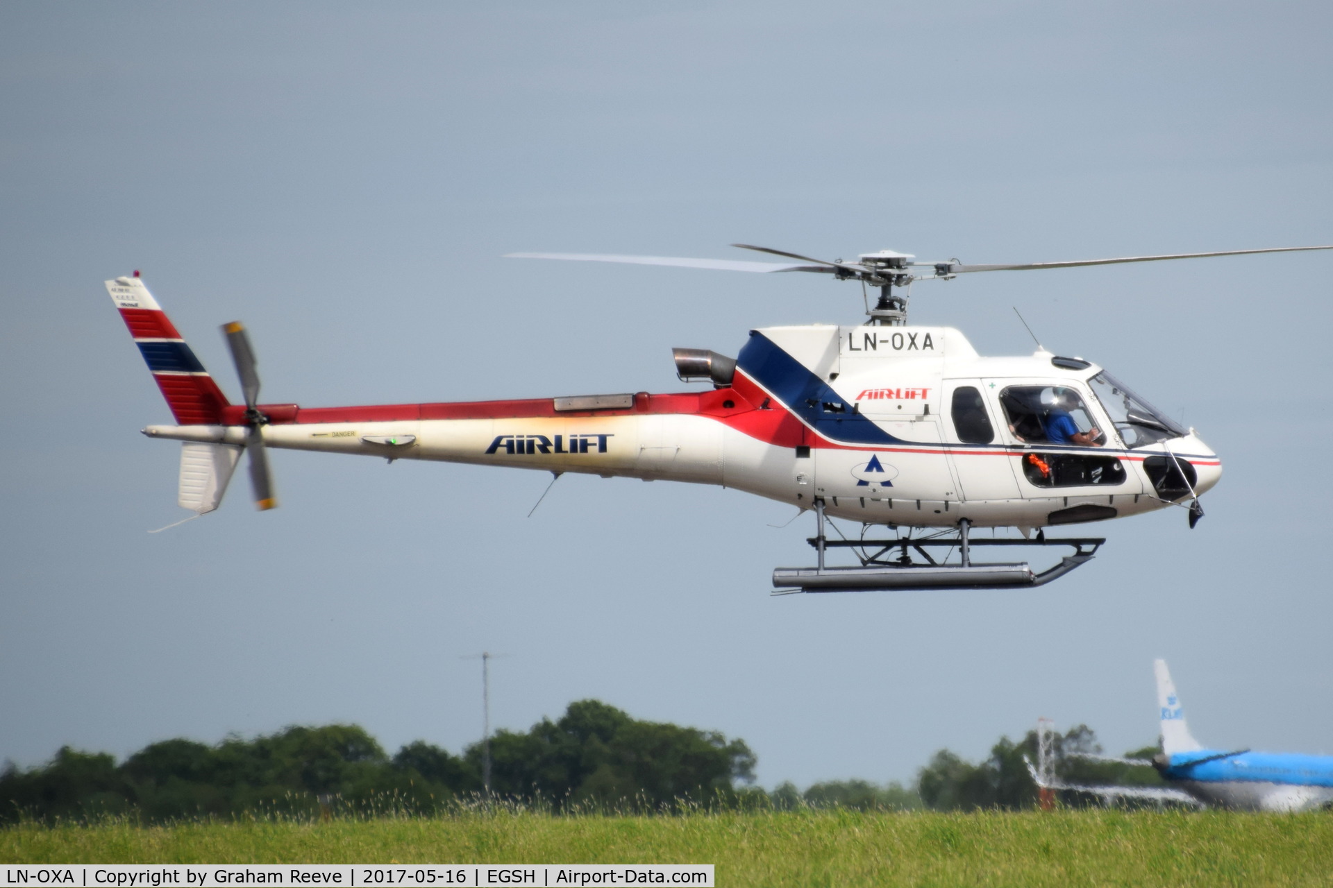 LN-OXA, Eurocopter AS-350B-3 Ecureuil Ecureuil C/N 4255, Landing at Norwich.