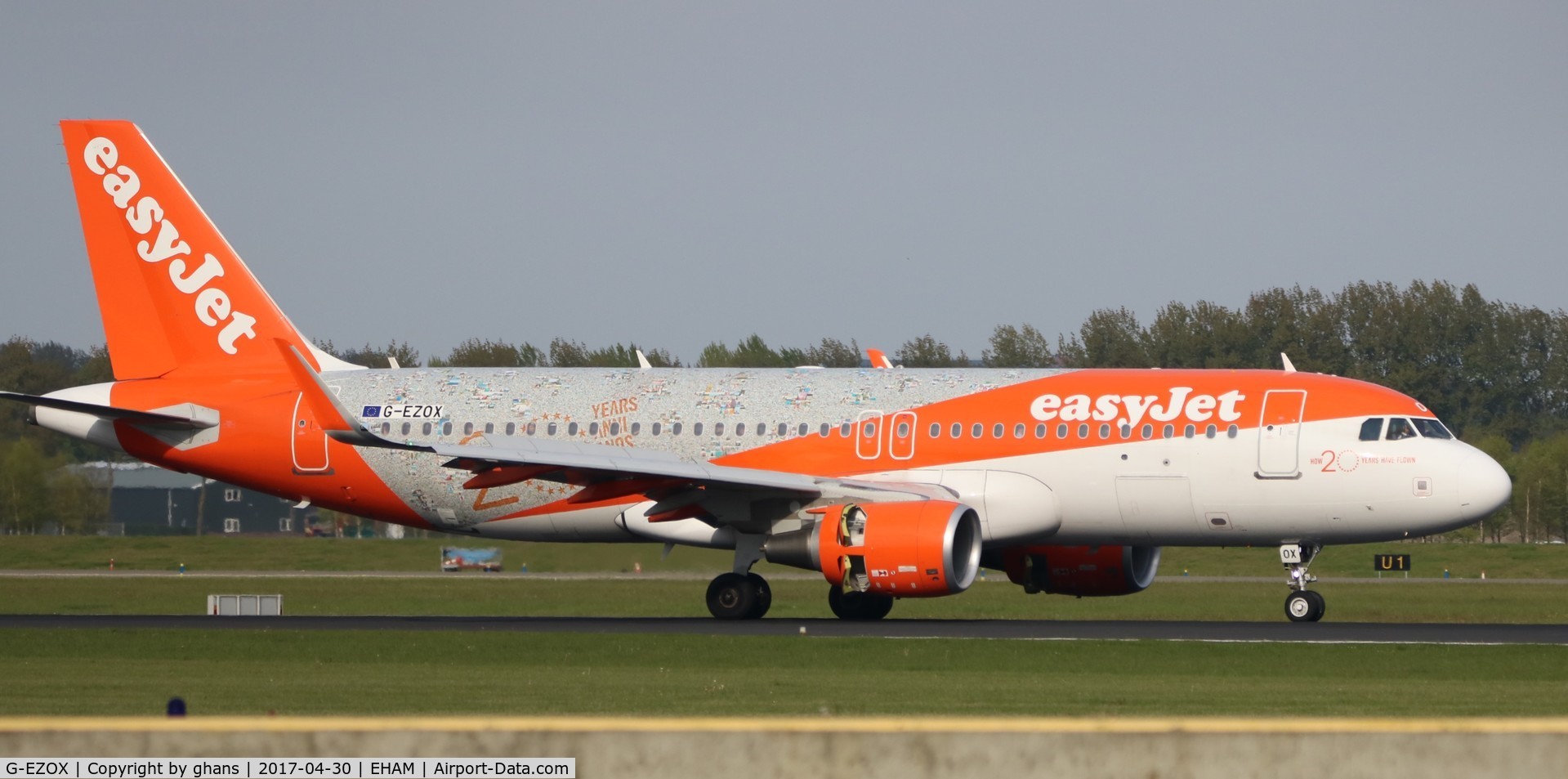 G-EZOX, 2015 Airbus A320-214 C/N 6837, 20 years livery