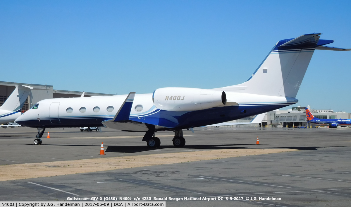 N400J, 1998 Gulfstream Aerospace G-IV C/N 1330, GIV-X (G450) at Reagan National ramp.
