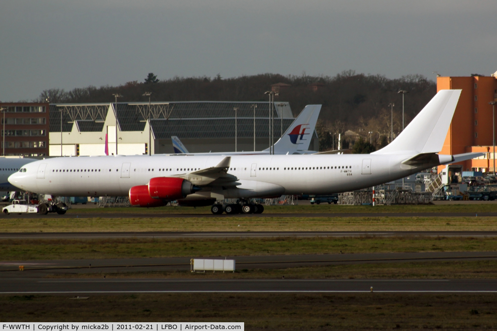 F-WWTH, 2008 Airbus A340-542 C/N 894, Taxiing