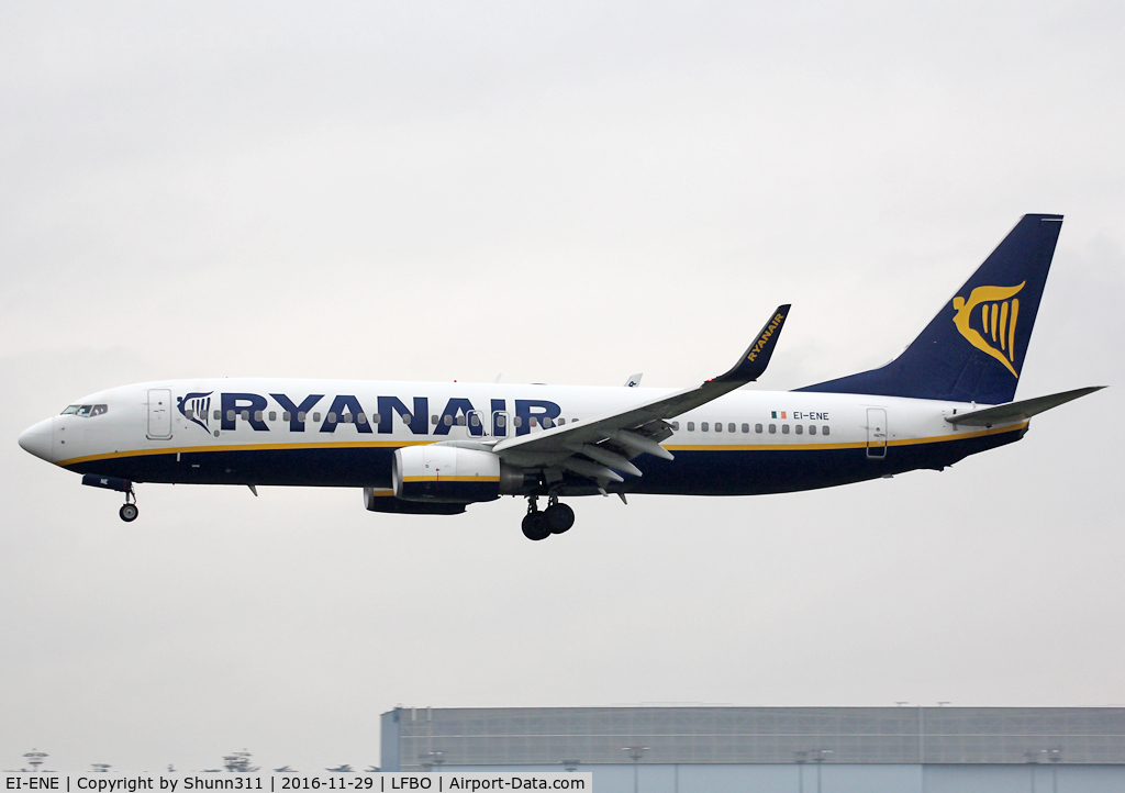 EI-ENE, 2010 Boeing 737-8AS C/N 34976, Landing rwy 14L