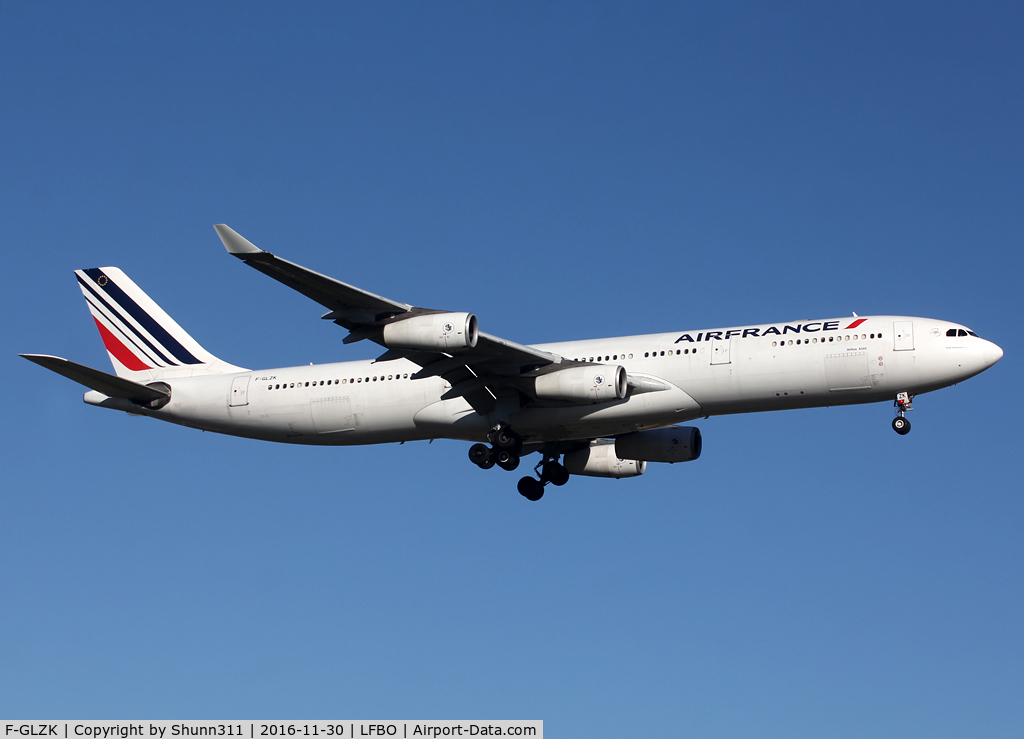 F-GLZK, 1997 Airbus A340-313X C/N 207, Landing rwy 14R in new c/s