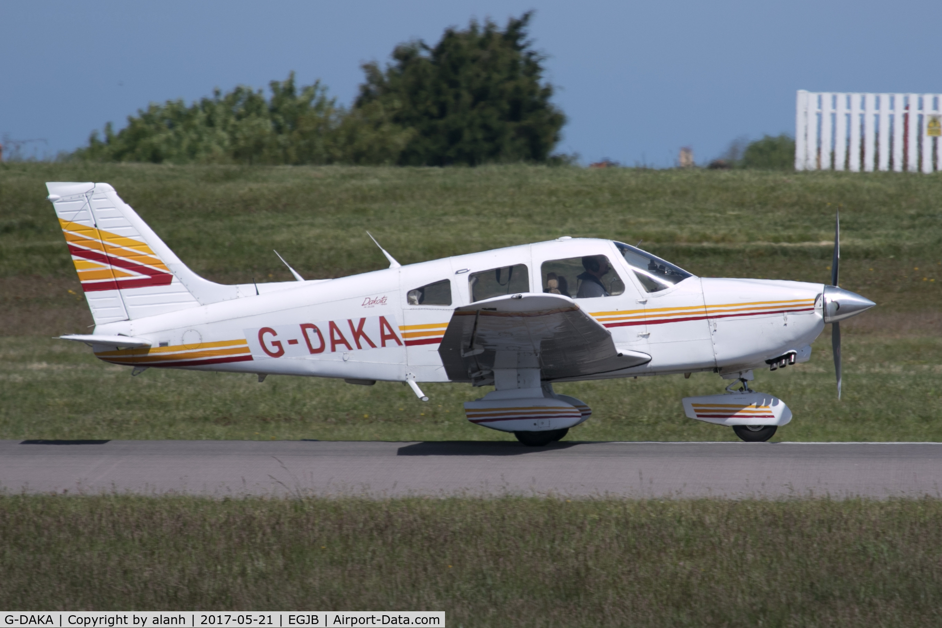 G-DAKA, 1981 Piper PA-28-236 Dakota C/N 28-8111060, Ariving at Guernsey