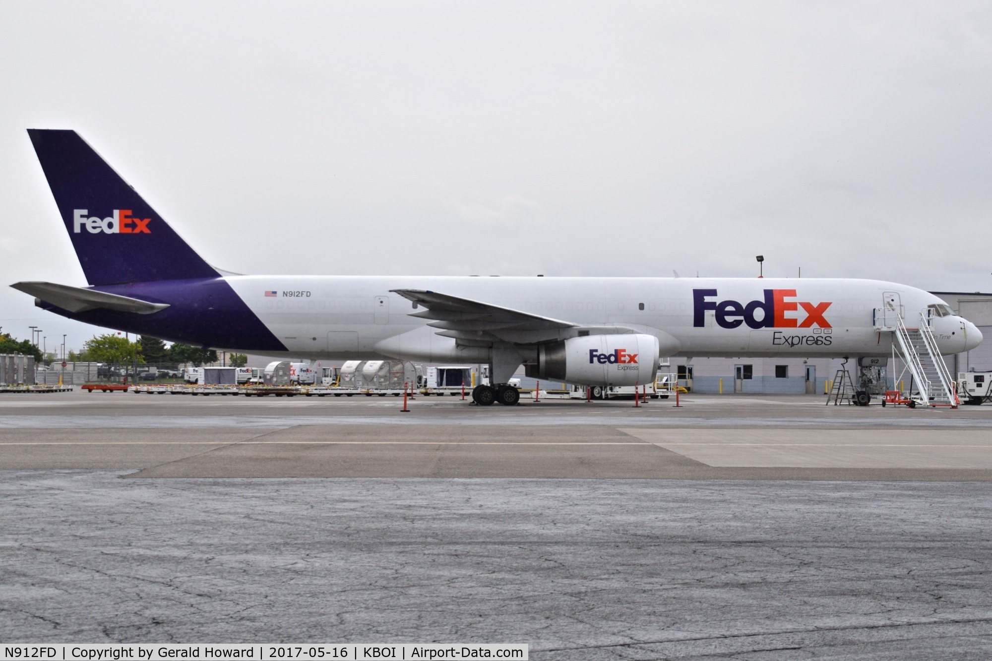 N912FD, 1988 Boeing 757-28A C/N 24260, Parked on the FedEx ramp.