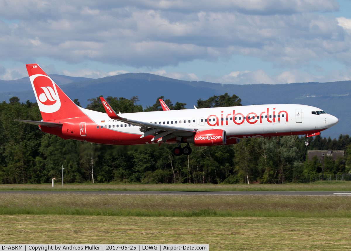 D-ABKM, 2010 Boeing 737-86J C/N 37755, Arriving from Palma.