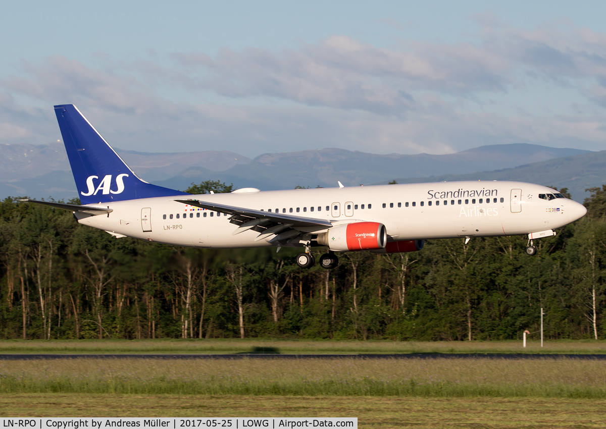 LN-RPO, 2000 Boeing 737-883 C/N 30467, Arriving from Oslo.