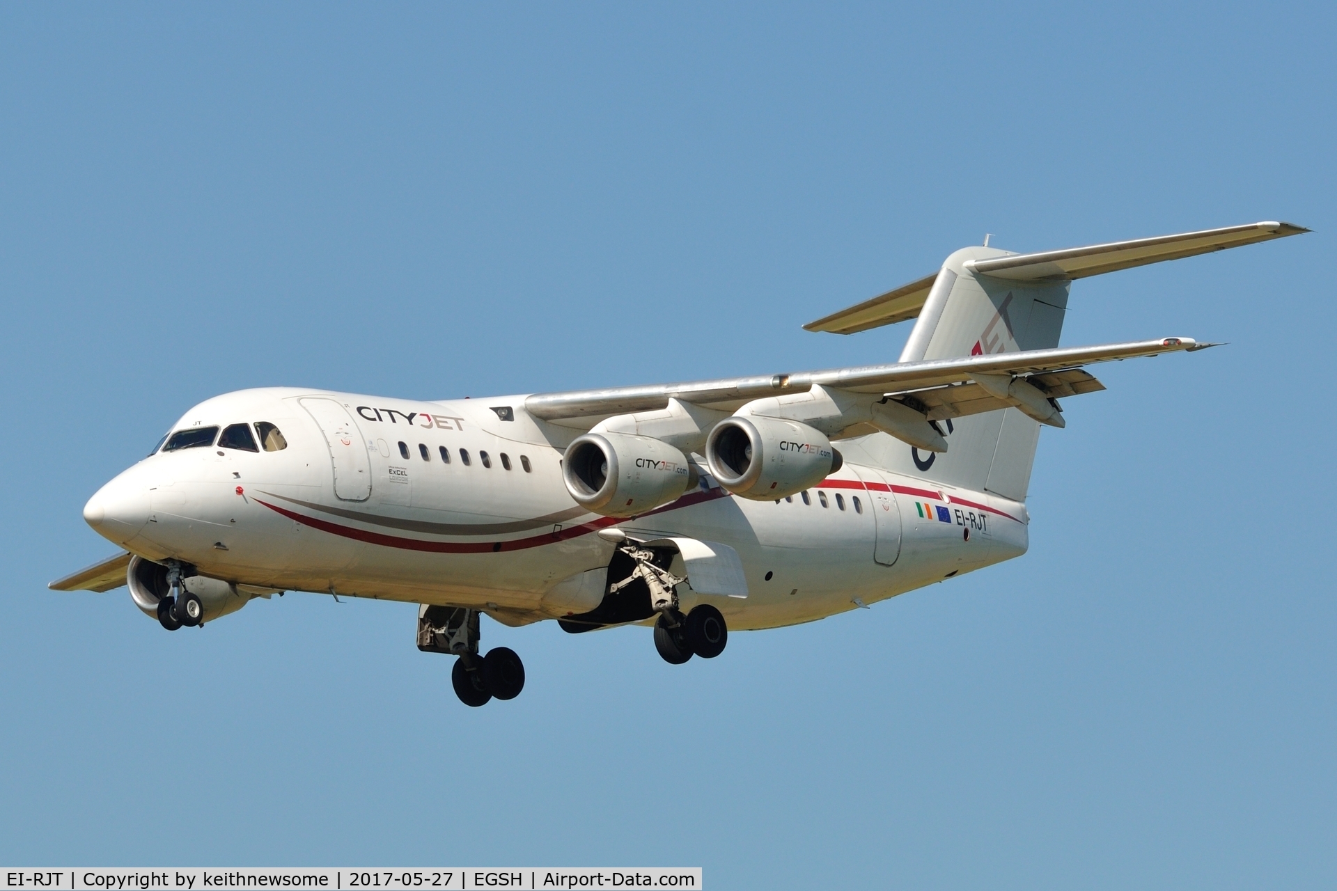 EI-RJT, 2000 British Aerospace Avro 146-RJ85A C/N E2366, Arriving for maintenance.