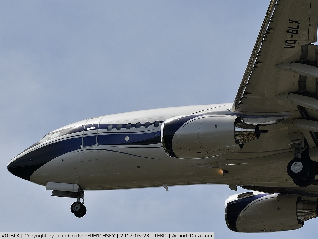 VQ-BLX, 1999 Boeing 737-85P C/N 28384, Gama Aviation (UK) from Milan landing runway 23