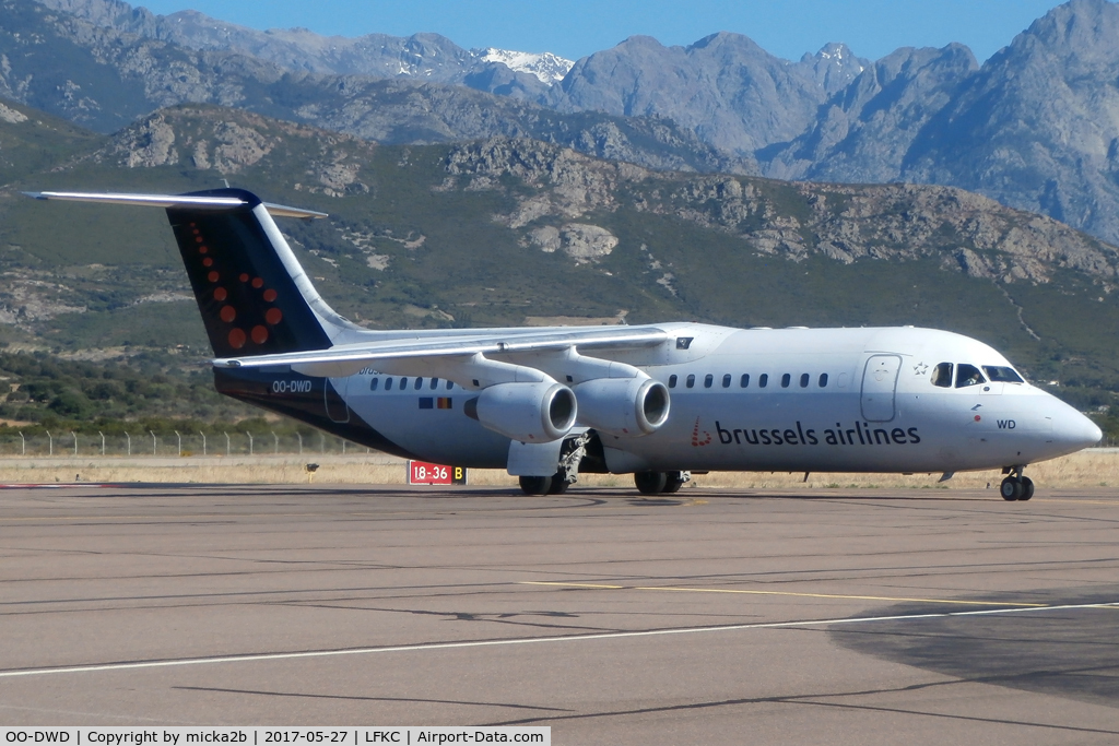 OO-DWD, 1998 British Aerospace Avro 146-RJ100 C/N E3324, Taxiing