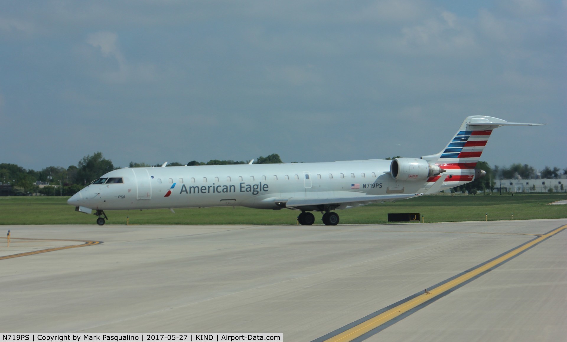 N719PS, 2004 Bombardier CRJ-701 (CL-600-2C10) Regional Jet C/N 10177, CL-600-2C10